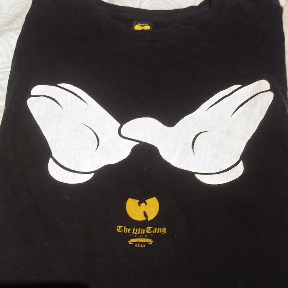 Men's vintage "The Wu-Tang" brand T-shirt Size Lrg